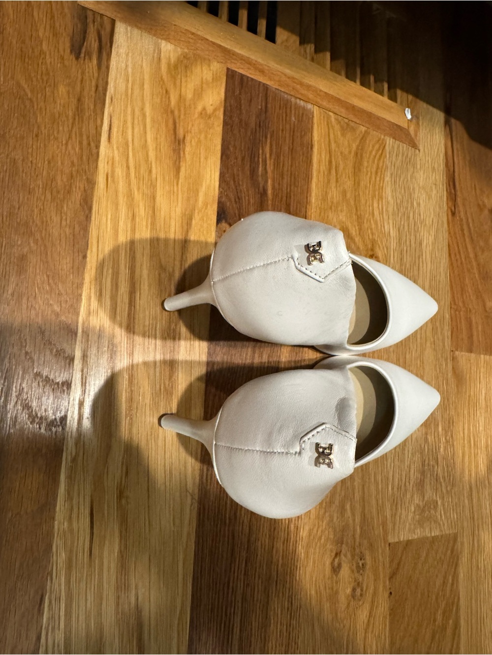 Sam Edelman White Pointed-Toe Stiletto Pumps - Women's - Picture 3 of 5